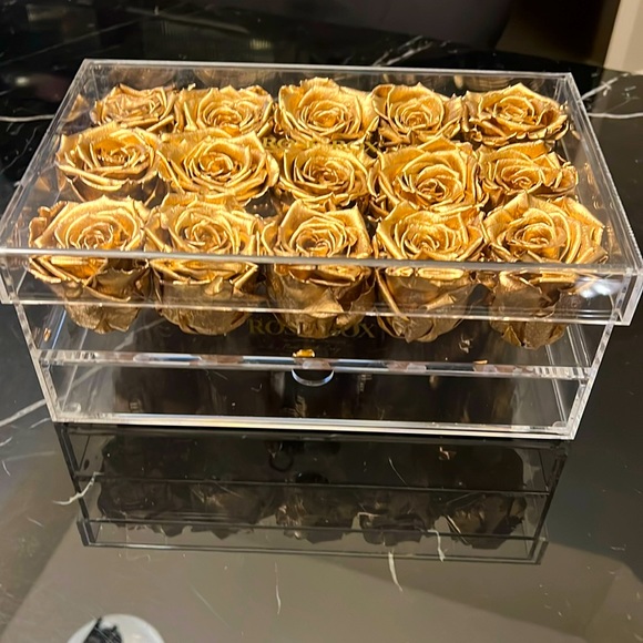 ROSE BOX NYC 15 Gold Roses Jewelry Box - Picture 2 of 5